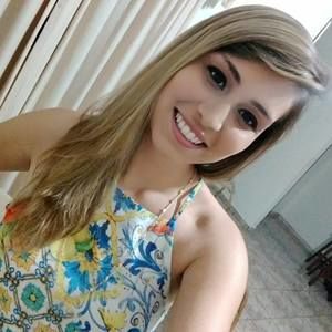 Meet your Posher, Beatriz